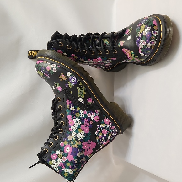 Dr. Martens 1460 Pascal Vintage Floral Leather Lace-up Black Boots (W Size 6) - Picture 3 of 12